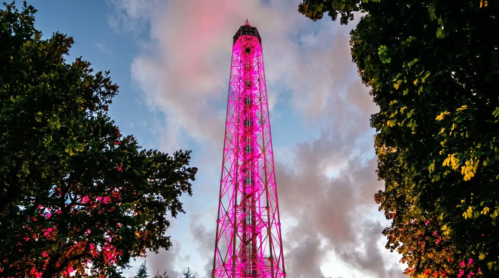 Justme Milano · Illuminated Torre Branca