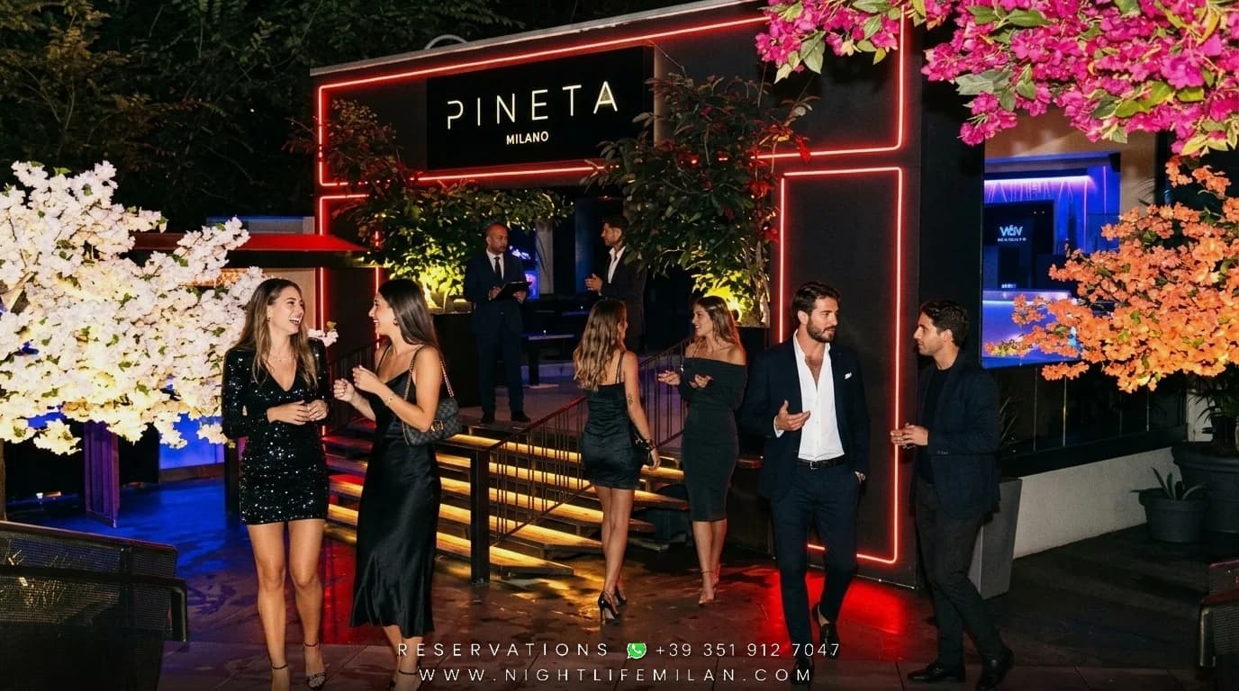 Tr3ndy Society - Thursday Night · Pineta Milano · Tr3ndy Society - Thursday Night · Pineta Milano — Singles, Groups of Friends & Social Tables (Ages 23–38) | Sparkling Sequined Evening Dress, Velvet & Tailored Dark Suit Tr3ndy Society - Thursday Night · Pineta Milano (Tr3ndy Society - Thursday Night · Pineta Milano) — Pineta Milano: Singles, Groups of Friends & Social Tables (Ages 23–38), Sparkling Sequined Evening Dress, Velvet & Tailored Dark Suit (Main Hall & Real Venue Atmosphere)
