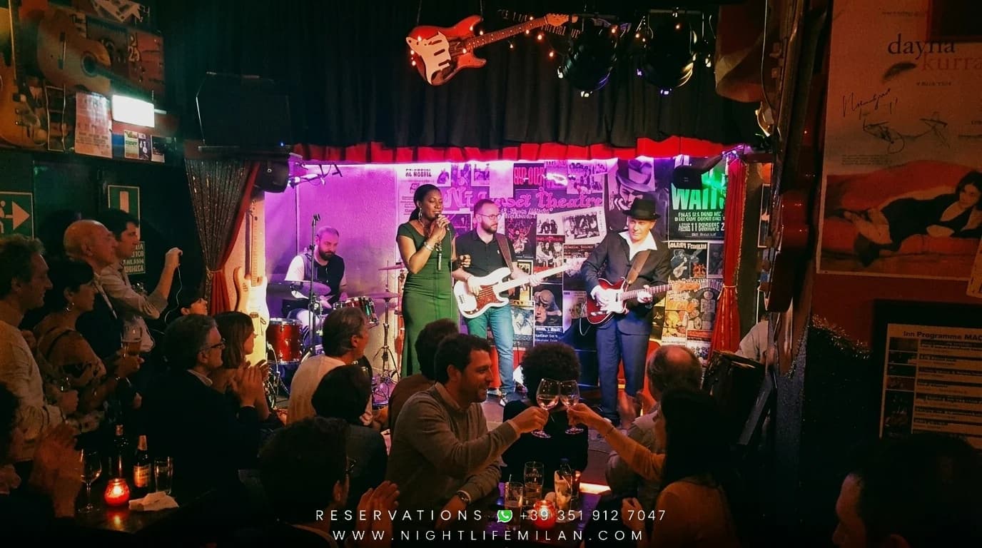 Nyttårsaften 2027 Blue Note Milano (Milano): Gala, Club & VIP · Nyttårsaften 2027 — Program & Format — Utvalgt Voksen Publikum 30+ / 40+ | Paljettkjole, Fløyel & Mørk Dress Nyttårsaften 2027 Blue Note Milano (Milano): Gala, Club & VIP (Nyttårsaften 2027 — Program & Format) — Blue Note Milano: Utvalgt Voksen Publikum 30+ / 40+, Paljettkjole, Fløyel & Mørk Dress (Gallamiddag, Show & Velkomst)