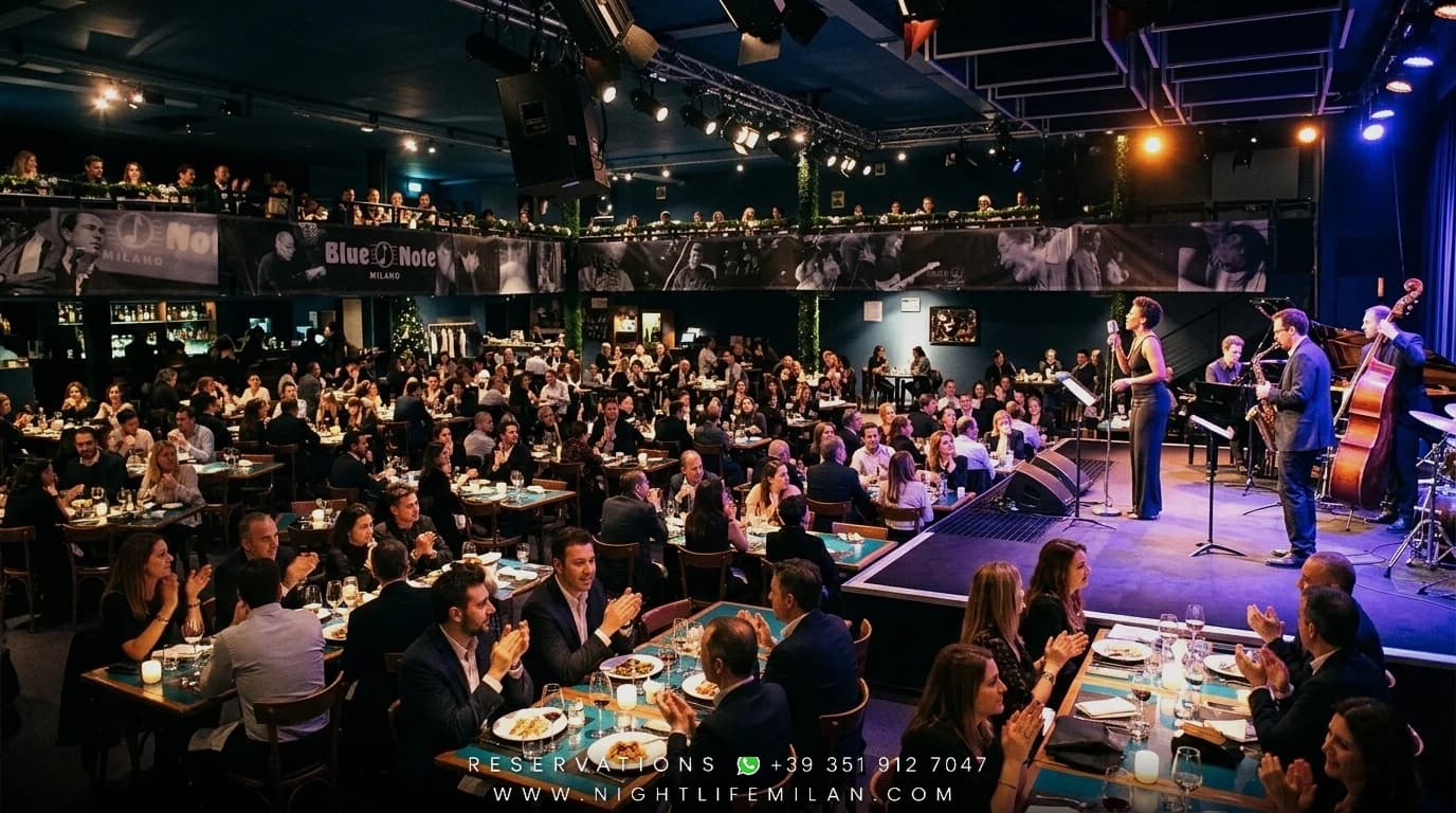 Sylwester 2027 Blue Note Milano (Milano): Gala, Club & VIP · Sylwester 2027 Blue Note Milano (Milano): Gala, Club & VIP — Elegancka Publiczność 30+ / 40+ | Cekinowa Suknia Wieczorowa, Aksami i Ciemny Garnitur Sylwester 2027 Blue Note Milano (Milano): Gala, Club & VIP (Sylwester 2027 Blue Note Milano (Milano): Gala, Club & VIP) — Blue Note Milano: Elegancka Publiczność 30+ / 40+, Cekinowa Suknia Wieczorowa, Aksami i Ciemny Garnitur (Sala Główna i Prawdziwe Wnętrze)