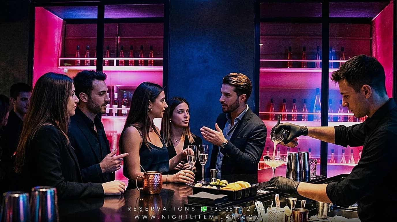 Réveillon 2027 Play Club Milano (Milano): Gala, Club & VIP · After-Dinner Entry (from 23:30) — Solteiros, Grupos de Amigos e Mesas Sociais (23–38 anos) | Glamour Urbano de Club, Vestido Curto e Camisa Preta Réveillon 2027 Play Club Milano (Milano): Gala, Club & VIP (After-Dinner Entry (from 23:30)) — Play Club Milano: Solteiros, Grupos de Amigos e Mesas Sociais (23–38 anos), Glamour Urbano de Club, Vestido Curto e Camisa Preta (Público na Pista e Traje da Noite)