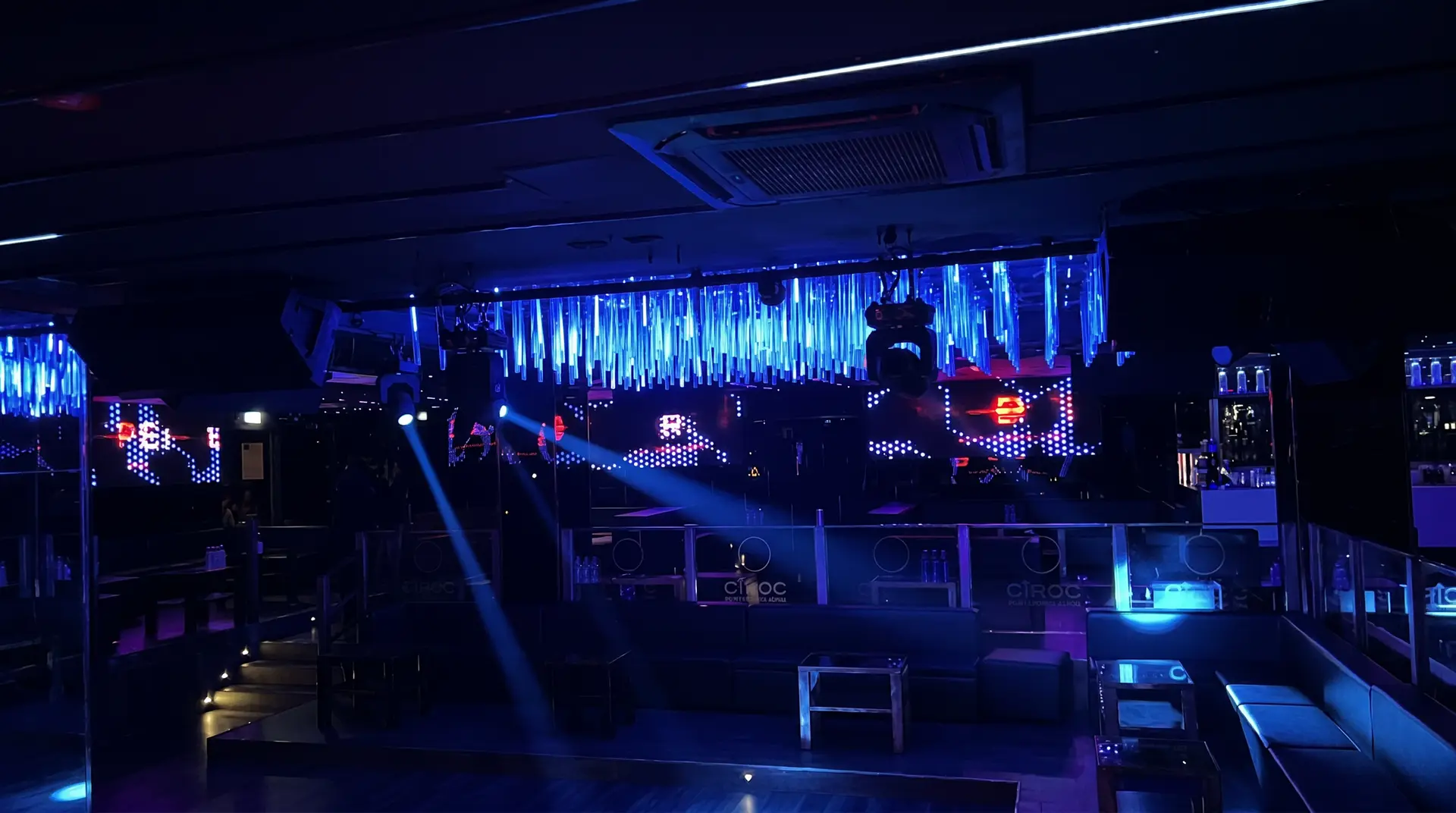 The Club Milan — VIP tables and lounge area during SUPERBE — Dimanche au The Club The Club Milan — VIP tables and lounge area during SUPERBE — Dimanche au The Club